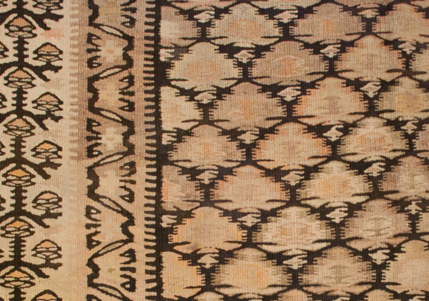 Early 20th Century Qazvin Kilim For Sale