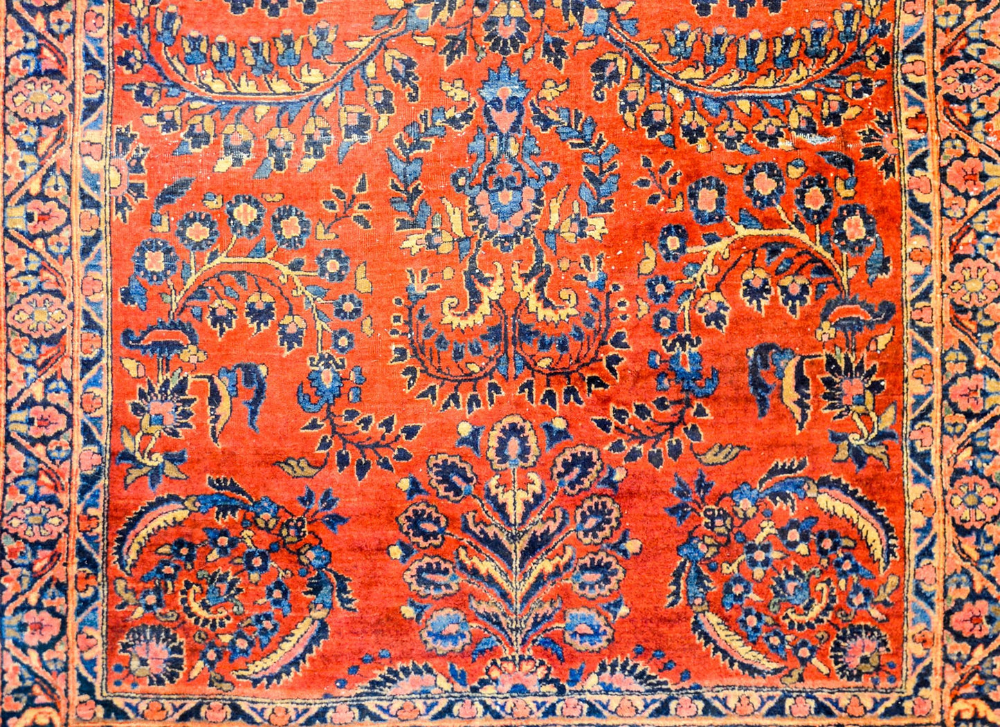 Early 20th Century Sarouk Rug For Sale