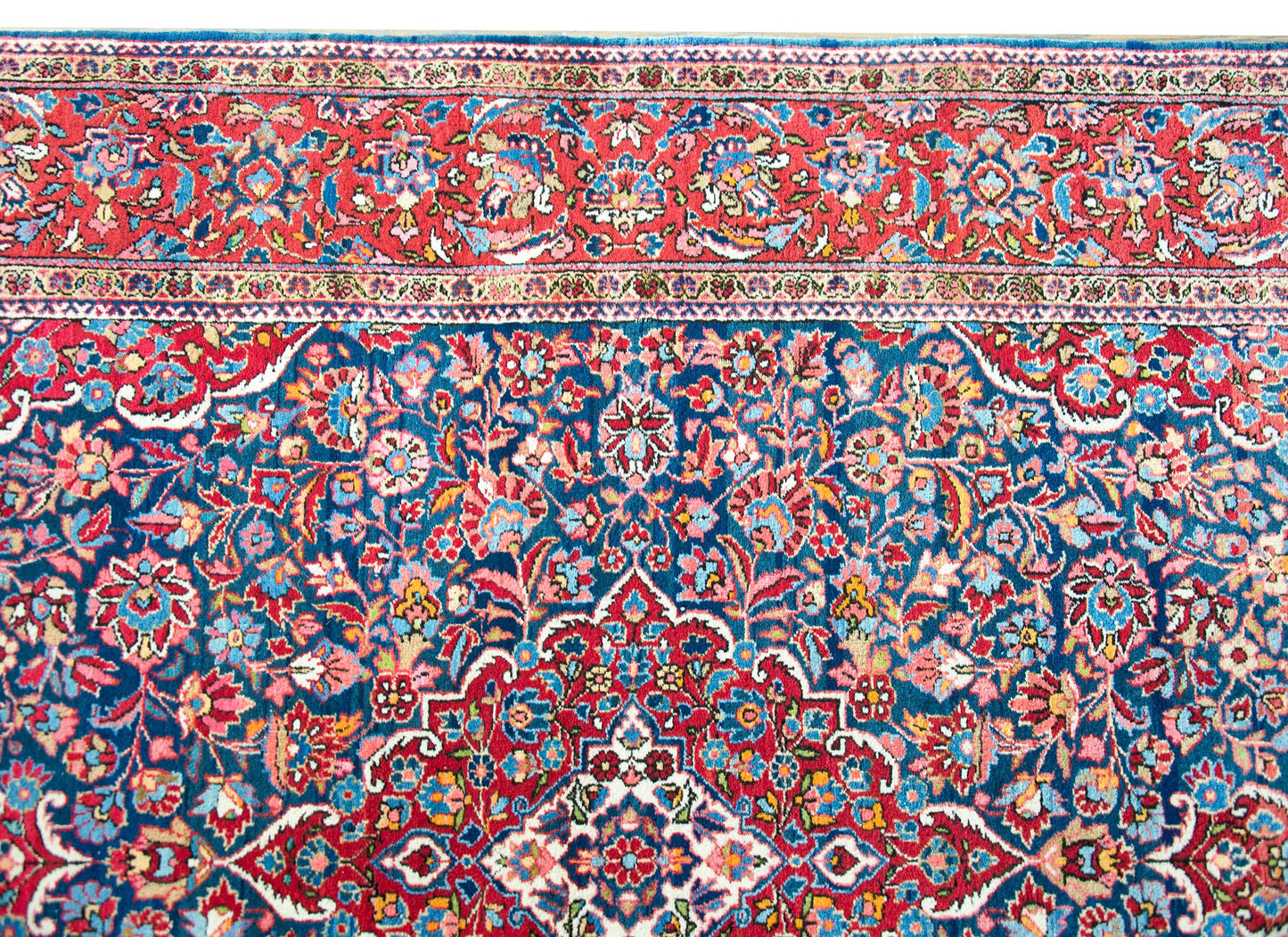 Early 20th Century Persian Kashan Rug For Sale