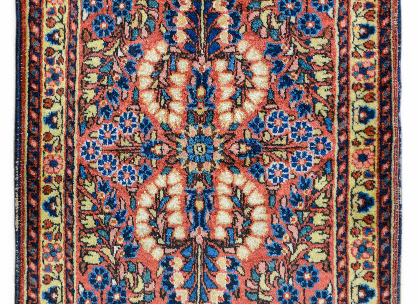 Early 20th Century Sarouk Rug For Sale