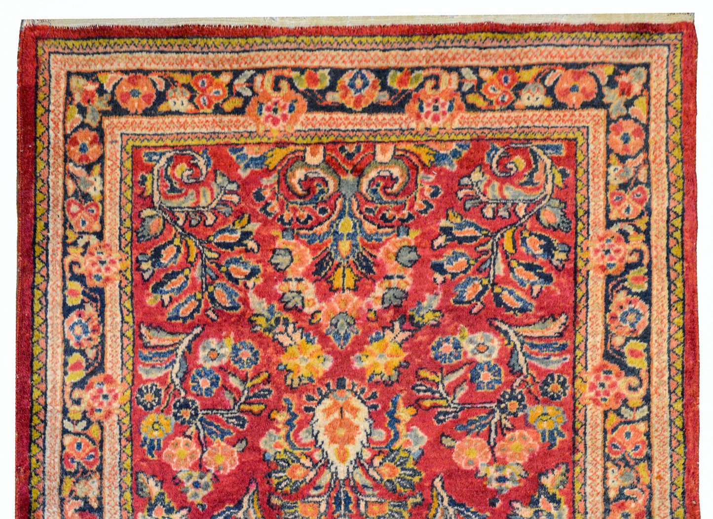 Early 20th Century Sarouk Rug For Sale