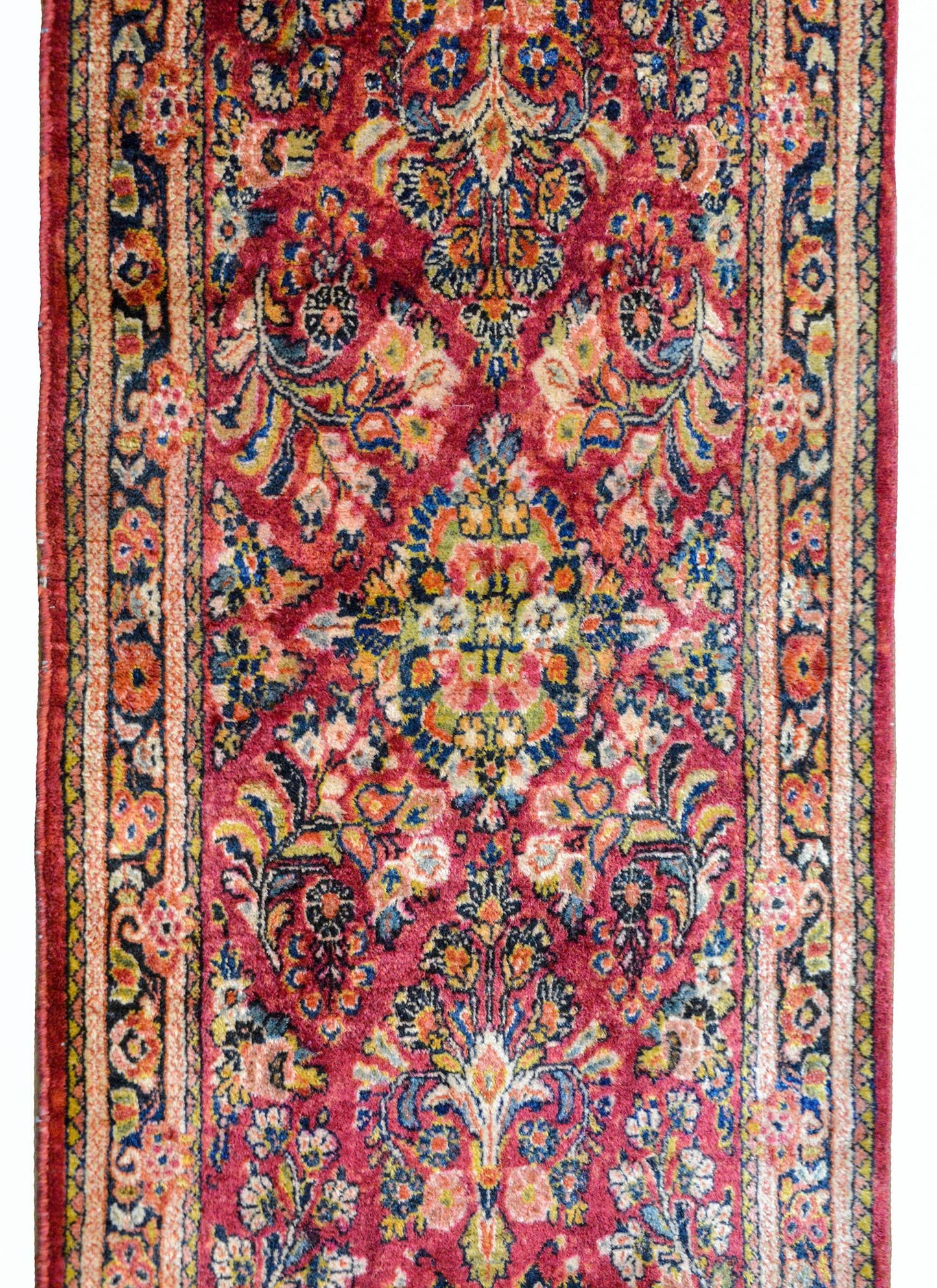 Early 20th Century Sarouk Rug For Sale