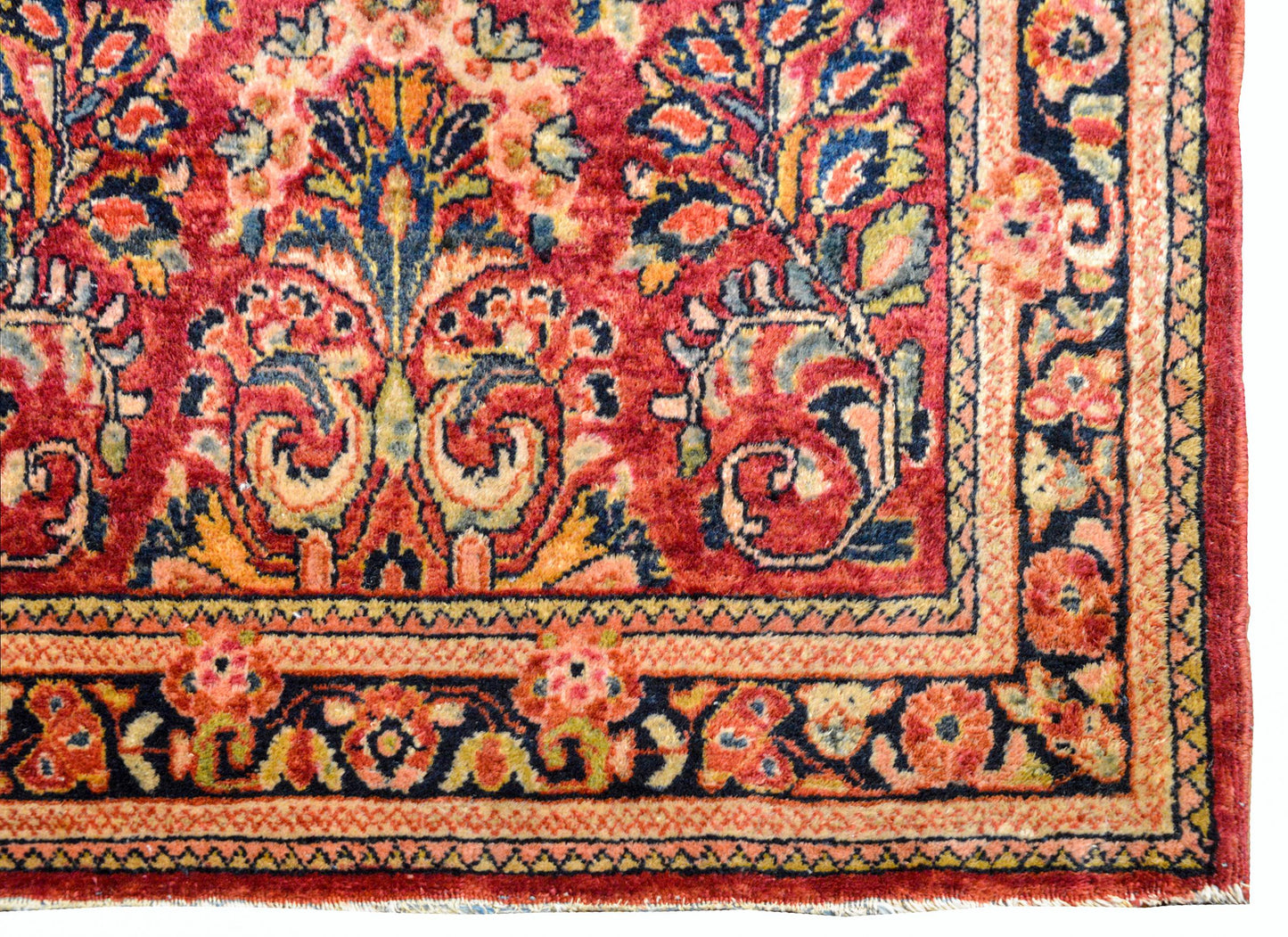 Early 20th Century Sarouk Rug For Sale