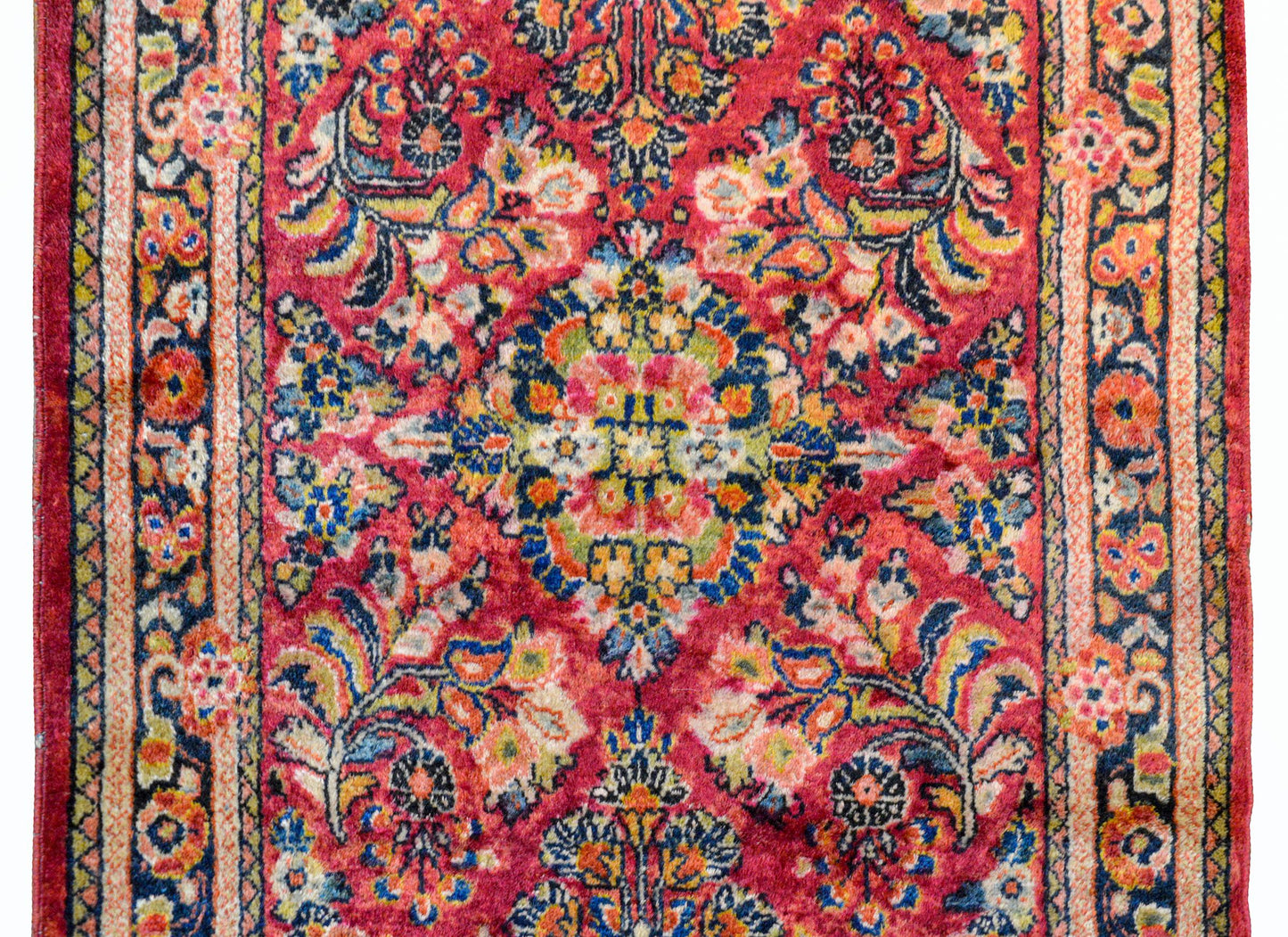 Early 20th Century Sarouk Rug For Sale