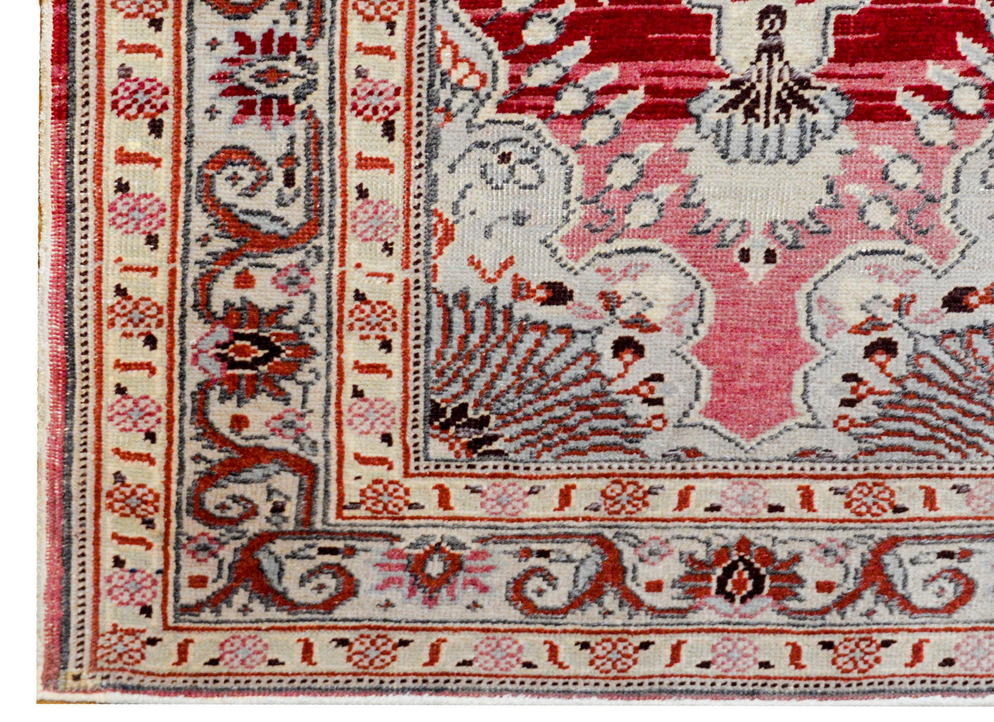 Beautiful Early 20th Century Tabriz Rug For Sale