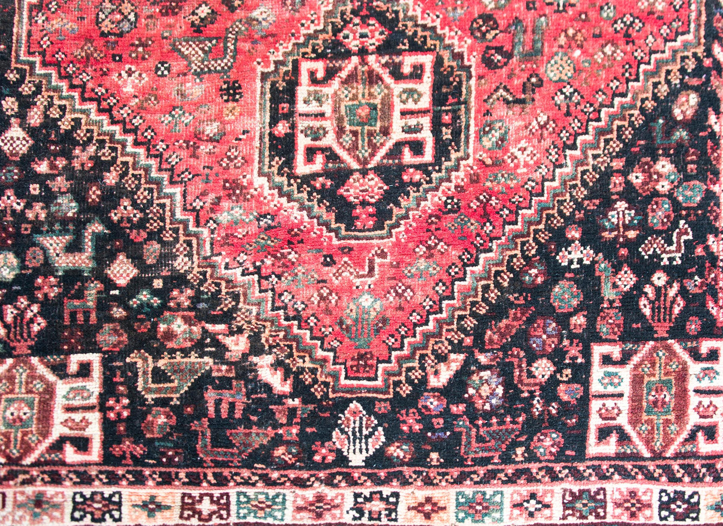 Mid-20th Century Persian Shiraz Rug For Sale