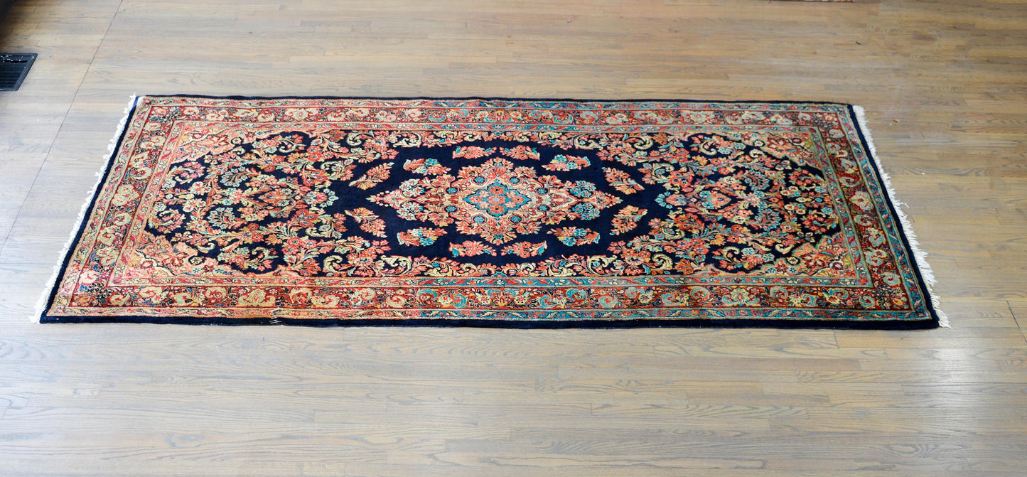 Early 20th Century Persian Sarouk Rug For Sale