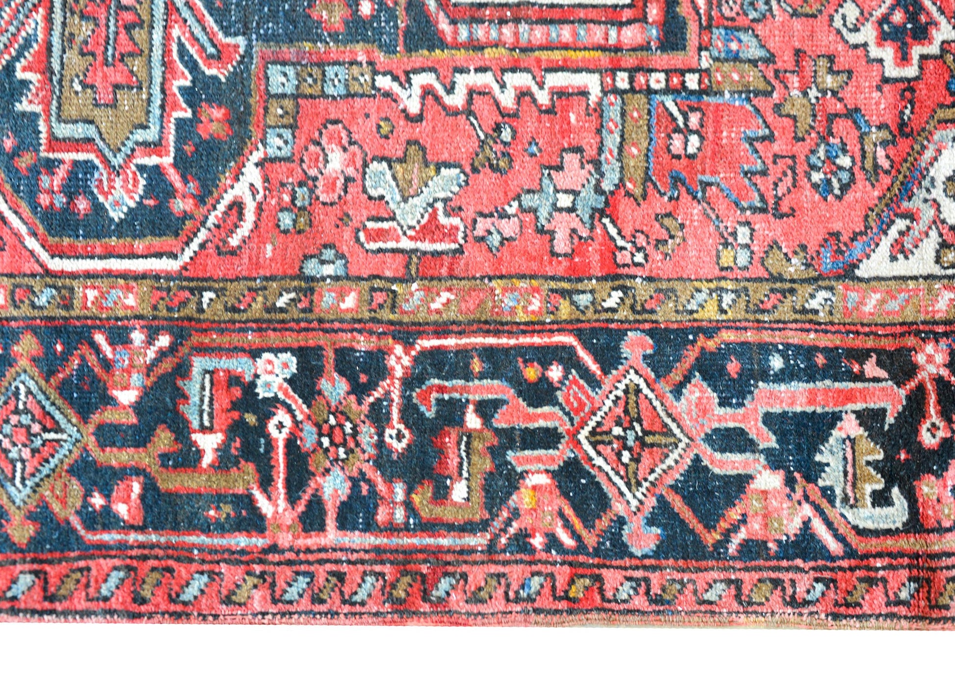 Early 20th Century Heriz Rug For Sale