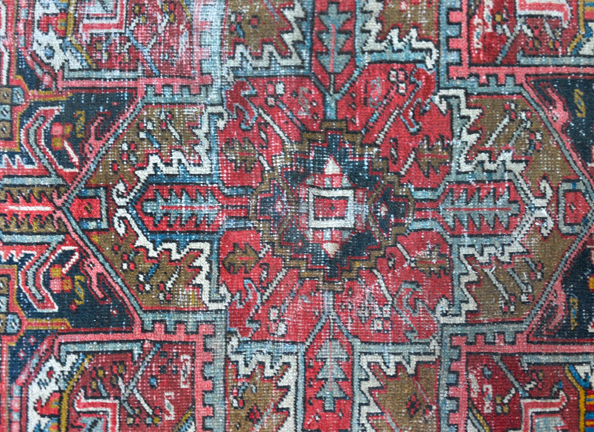 Early 20th Century Heriz Rug For Sale