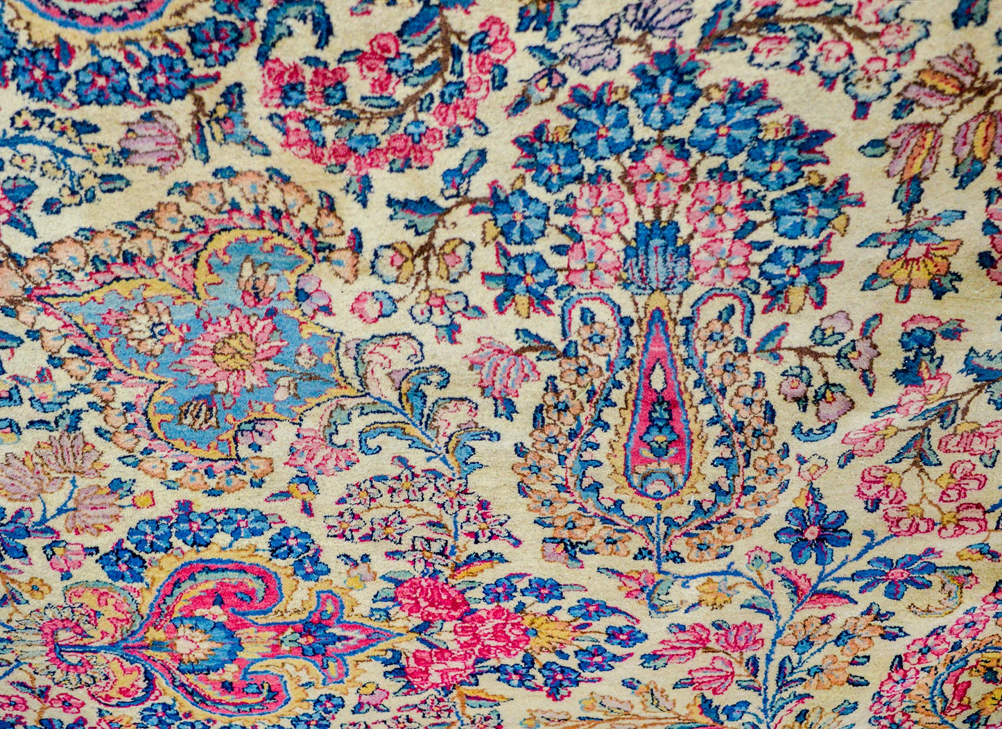 Exquisite Early 20th Century Lavar Kirman Rug For Sale
