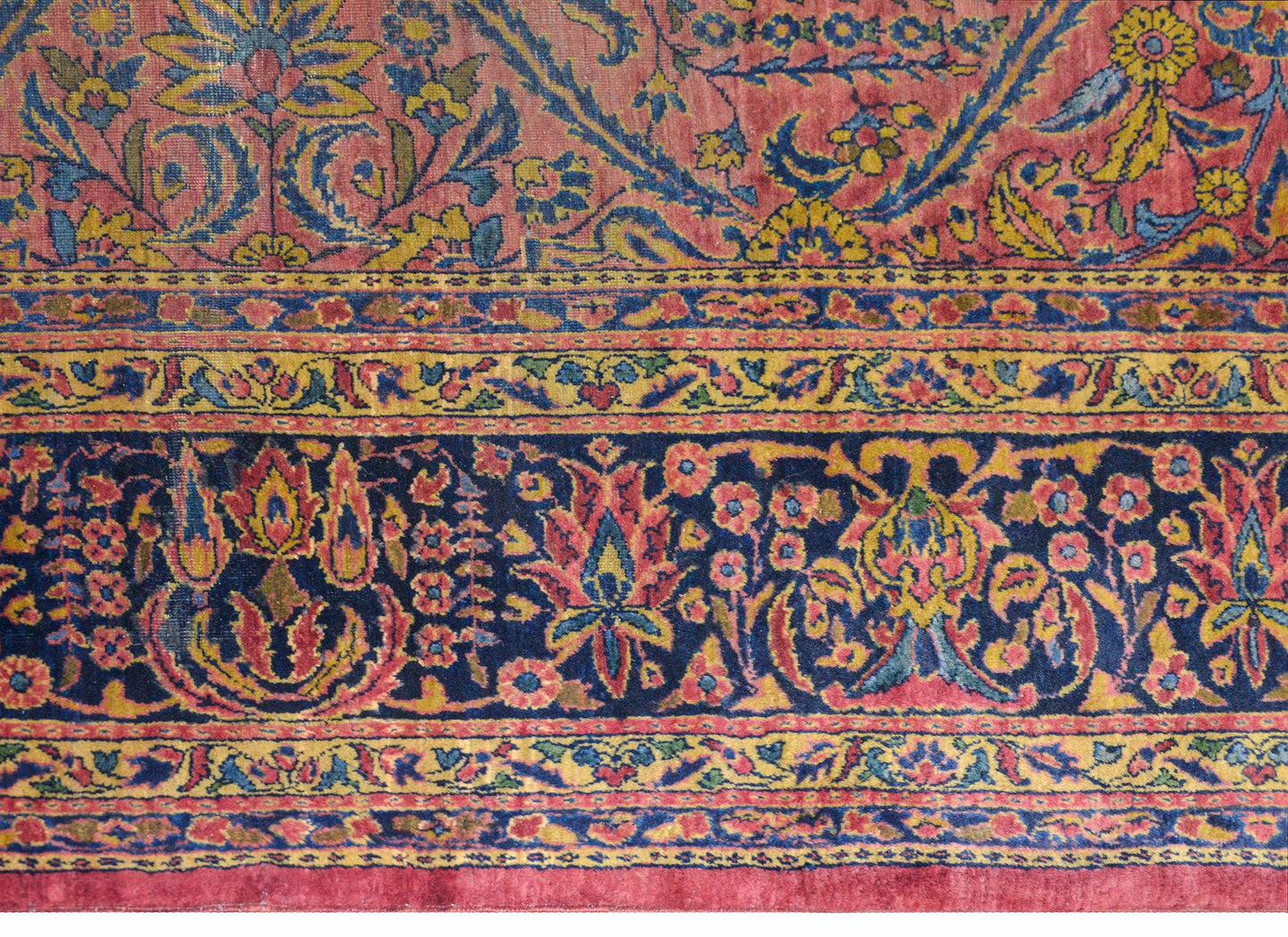 Outstanding Early 20th Century Sarouk Rug For Sale