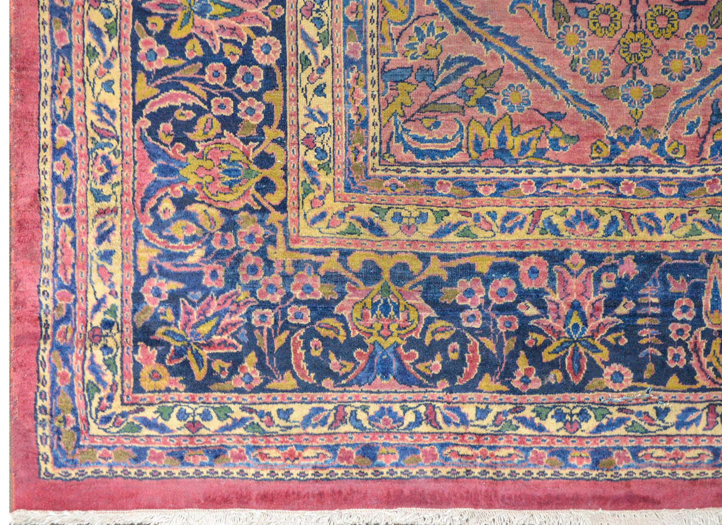 Outstanding Early 20th Century Sarouk Rug For Sale