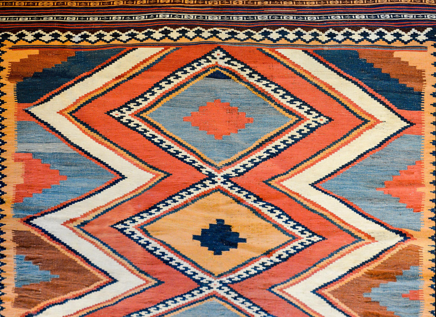 Early 20th Century Shiraz Kilim Rug For Sale