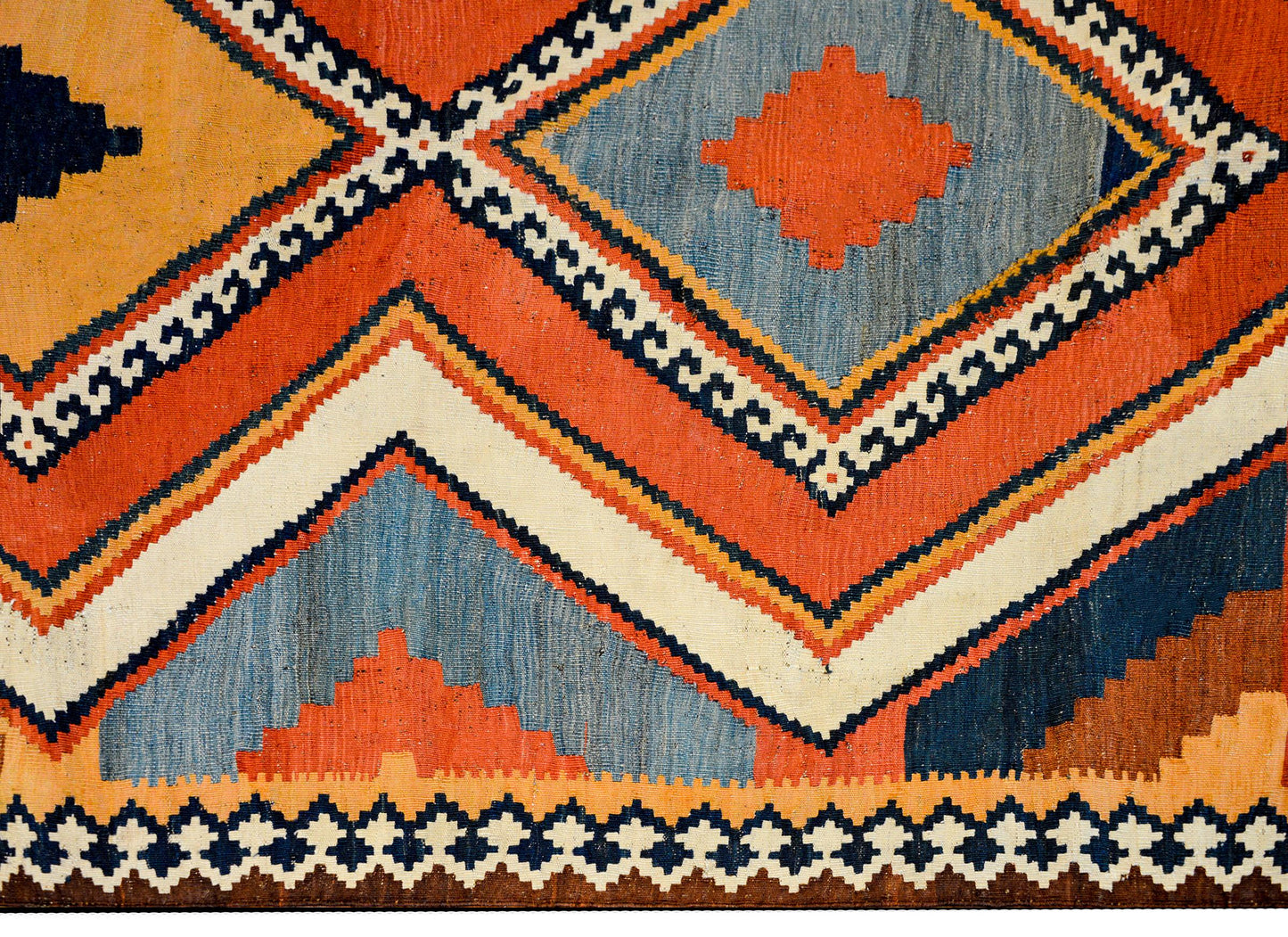 Early 20th Century Shiraz Kilim Rug For Sale