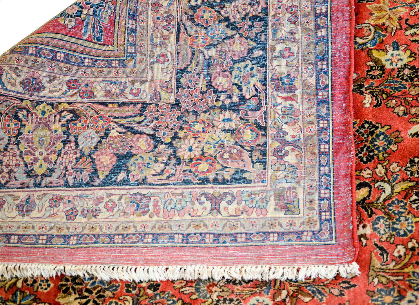 Beautiful Early 20th Century Sarouk Rug For Sale