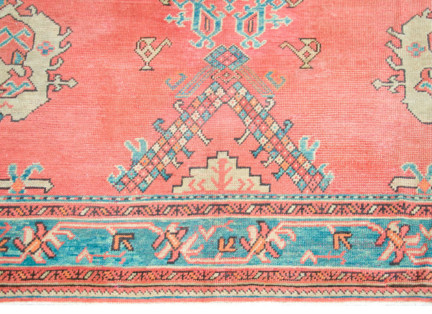 Early 20th Century Turkish Oushak Rug For Sale