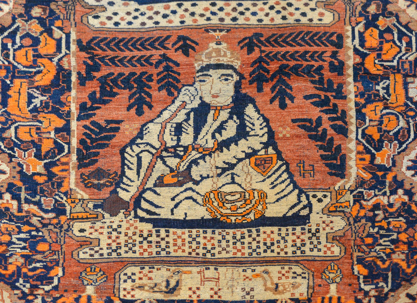 Early 20th Century Pictorial Qashgai Rug For Sale