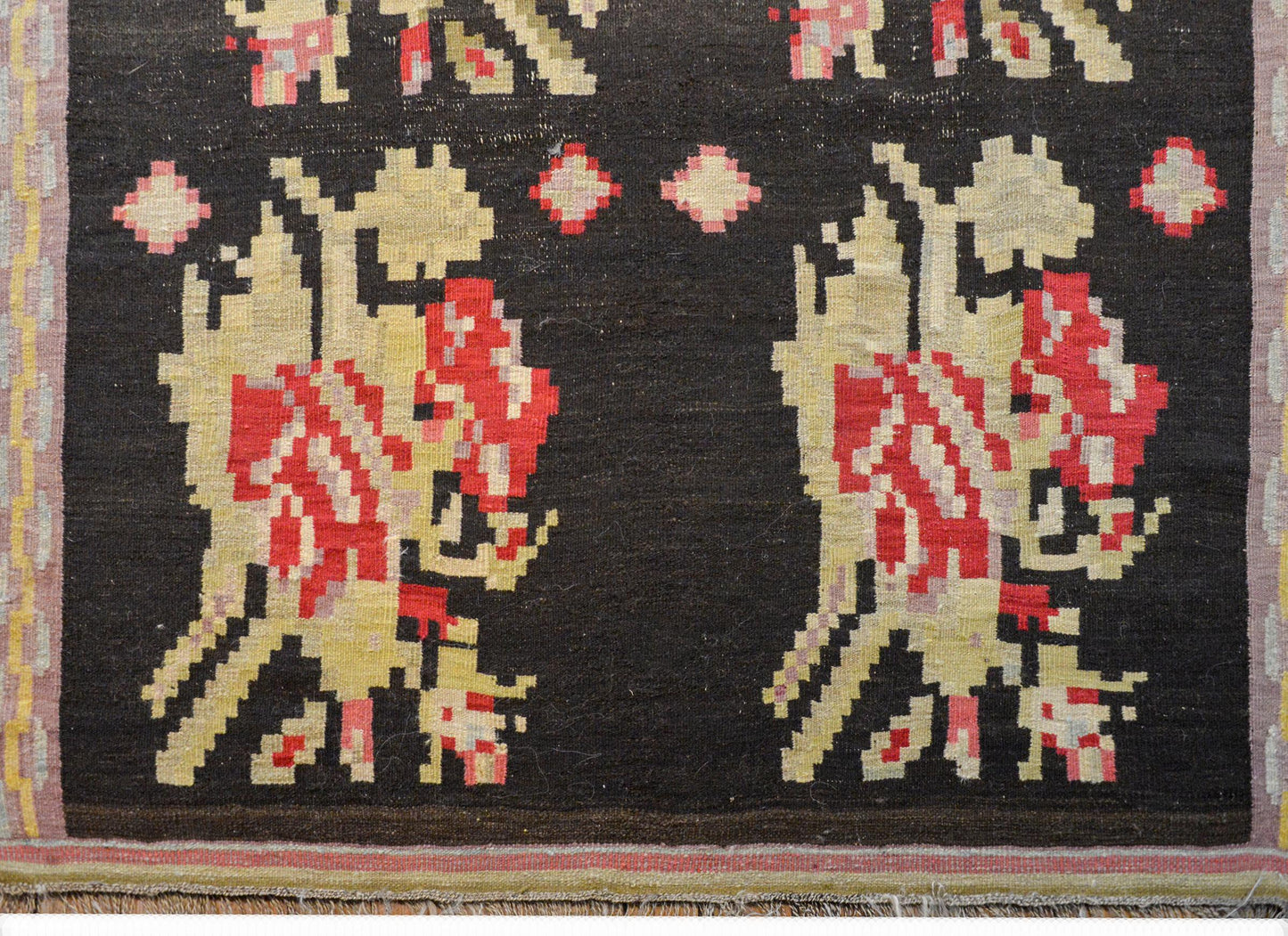 Early 20th Century Bessarabian Kilim For Sale