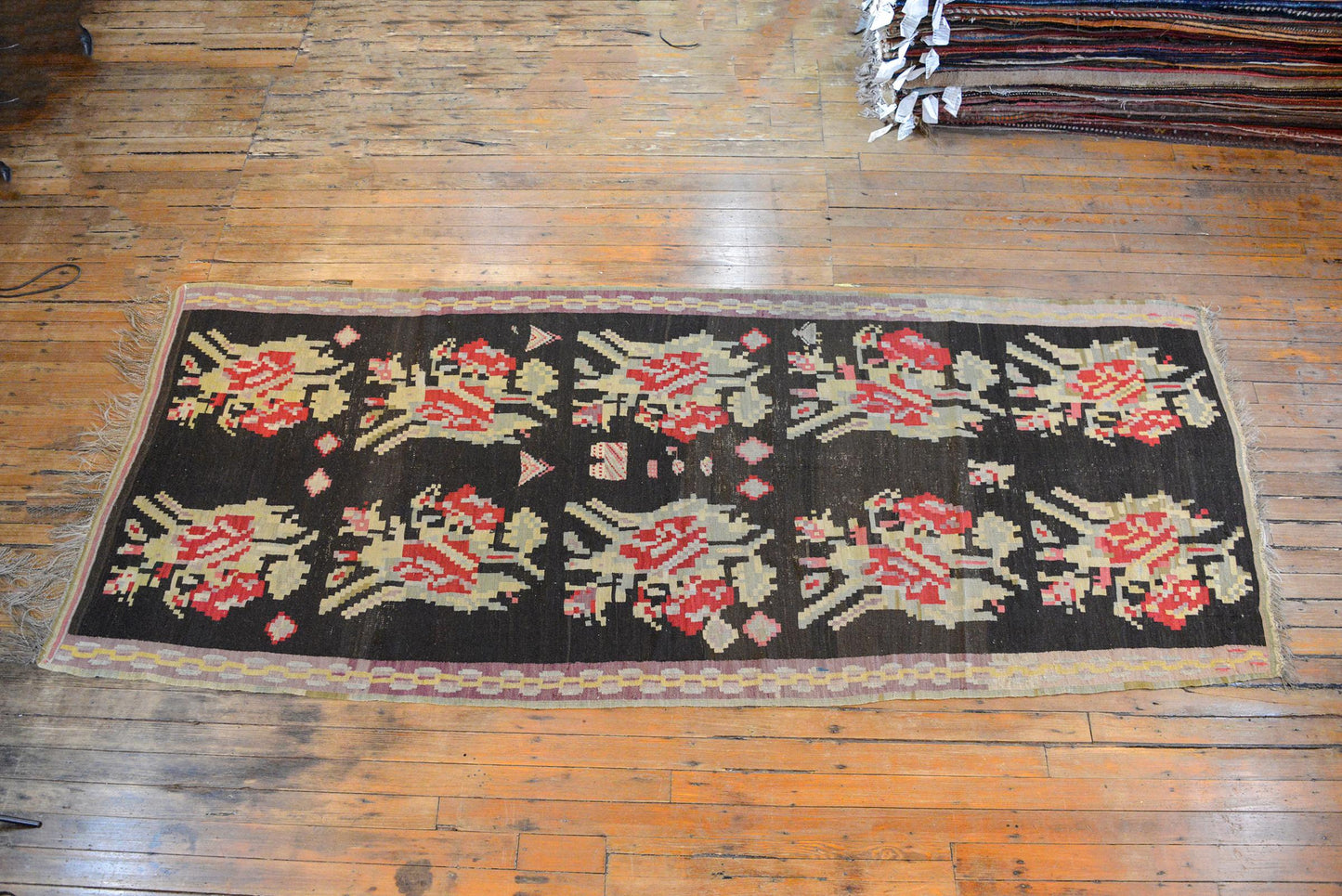 Early 20th Century Bessarabian Kilim For Sale