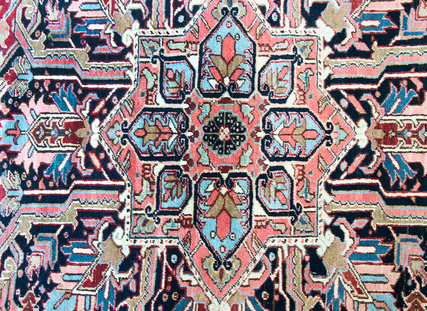 Mid 20th Century Persian Heriz Rug For Sale