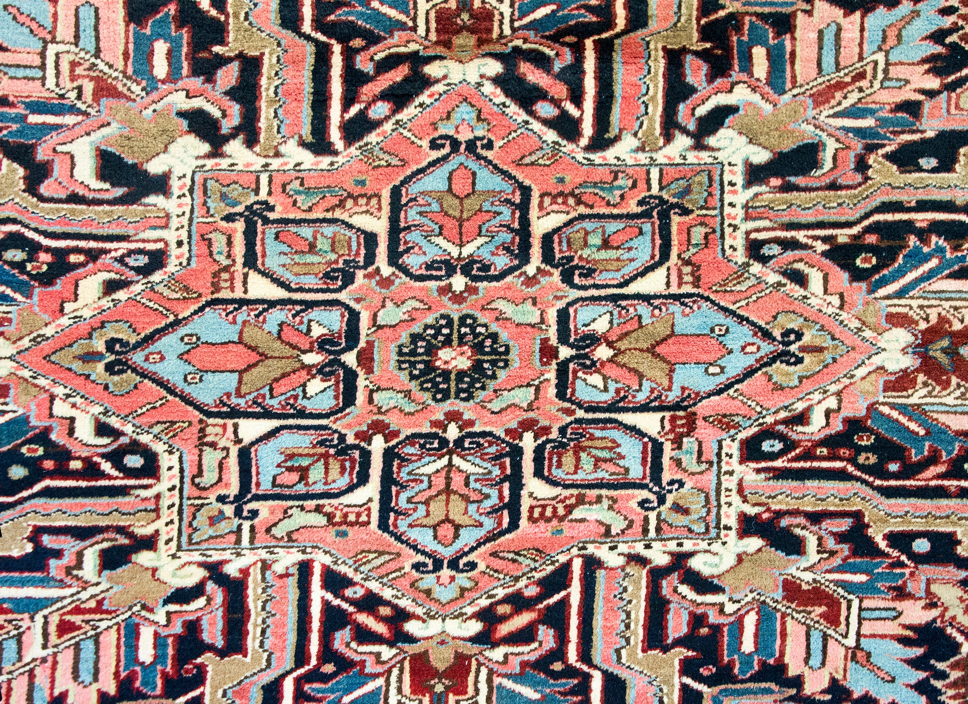 Mid 20th Century Persian Heriz Rug For Sale