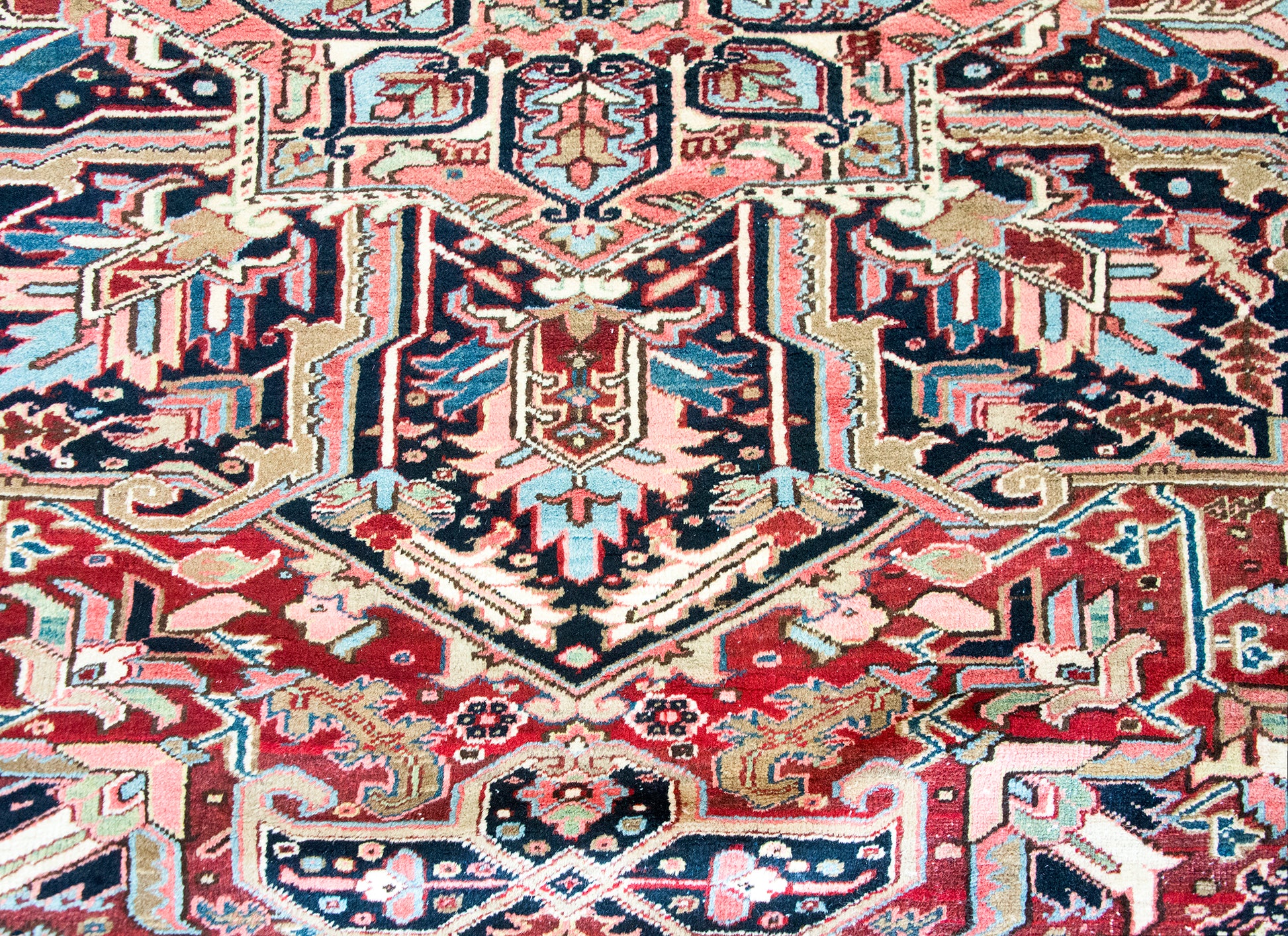 Mid 20th Century Persian Heriz Rug For Sale