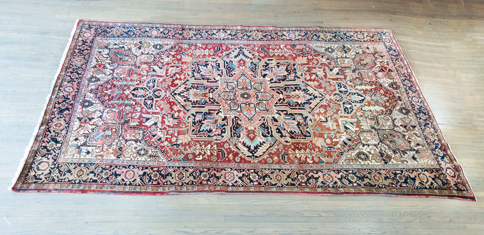 Mid 20th Century Persian Heriz Rug For Sale