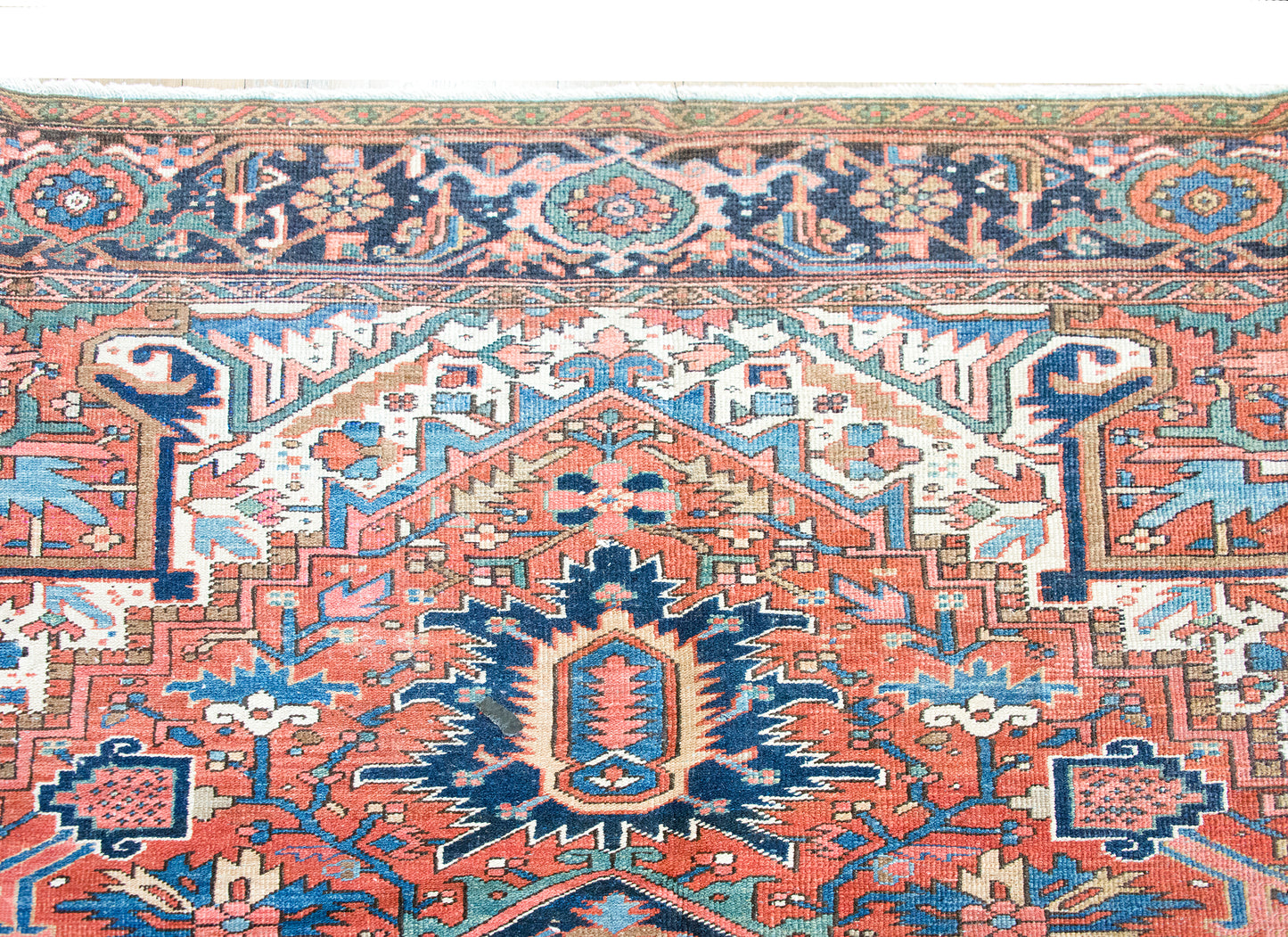 Early 20th Century Persian Heriz Rug For Sale