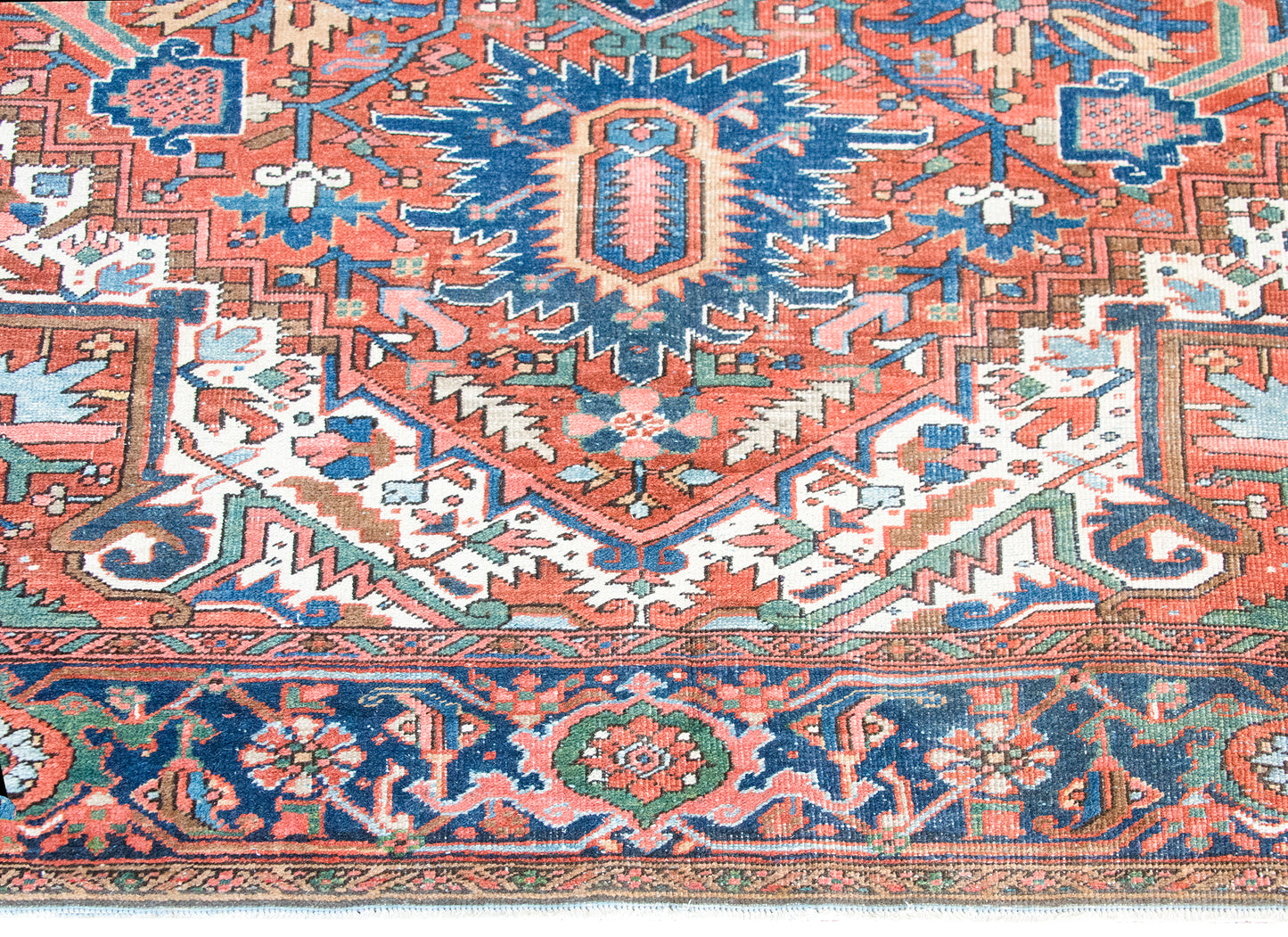 Early 20th Century Persian Heriz Rug For Sale