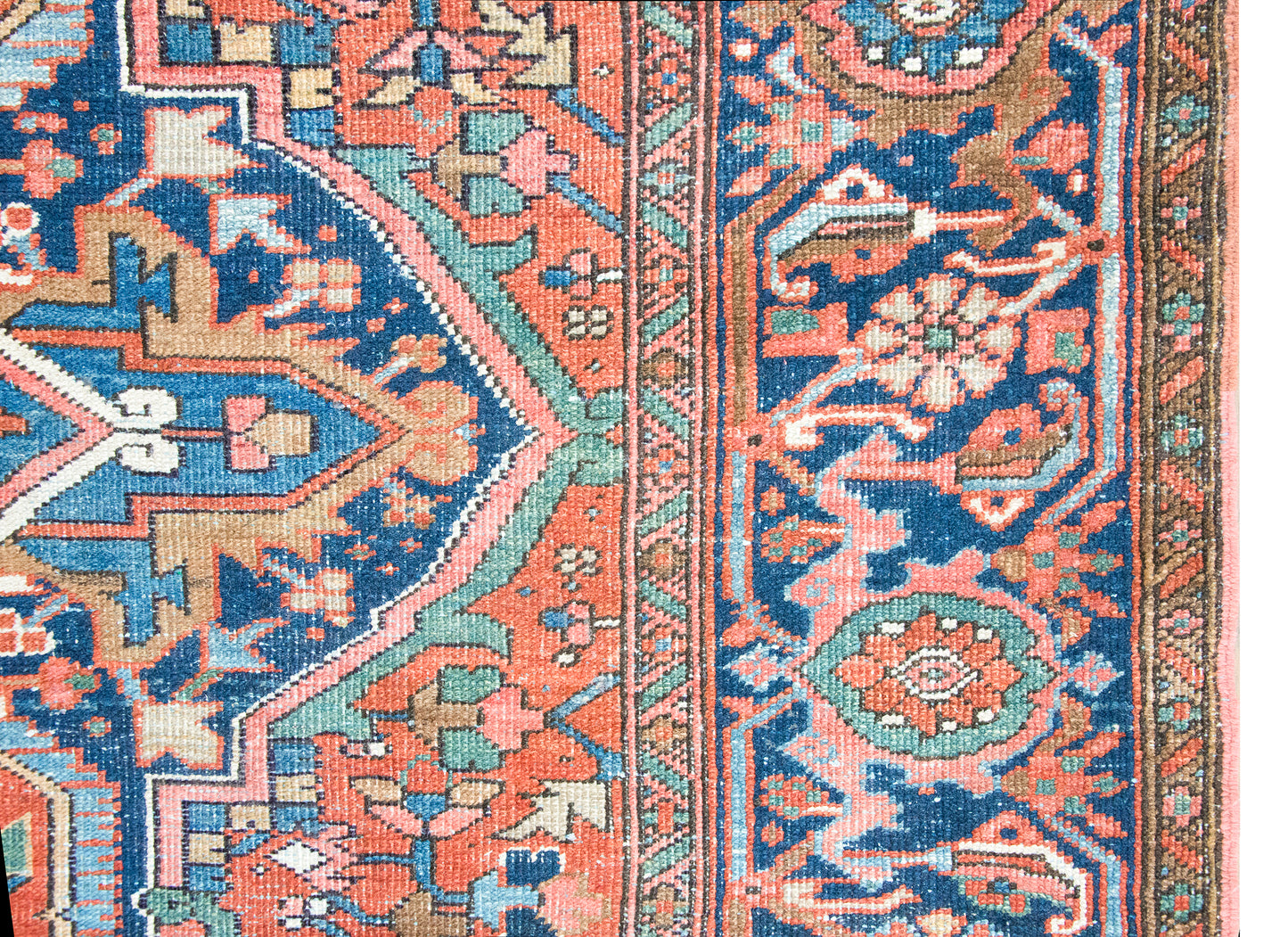 Early 20th Century Persian Heriz Rug For Sale