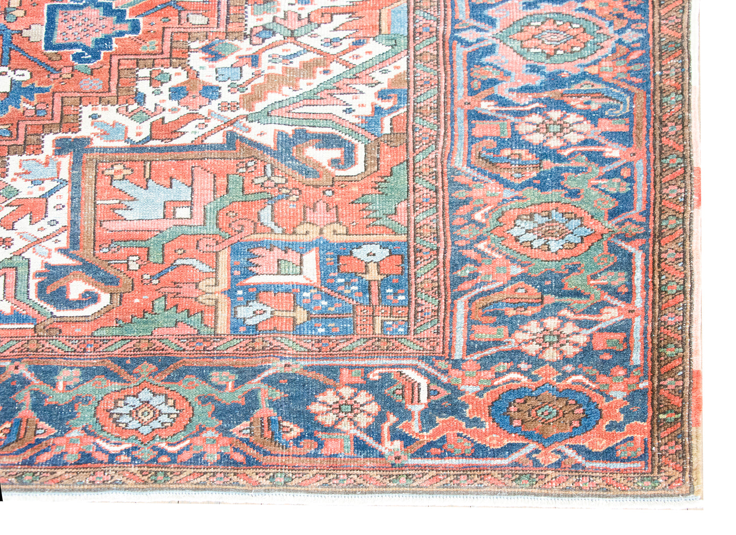 Early 20th Century Persian Heriz Rug For Sale