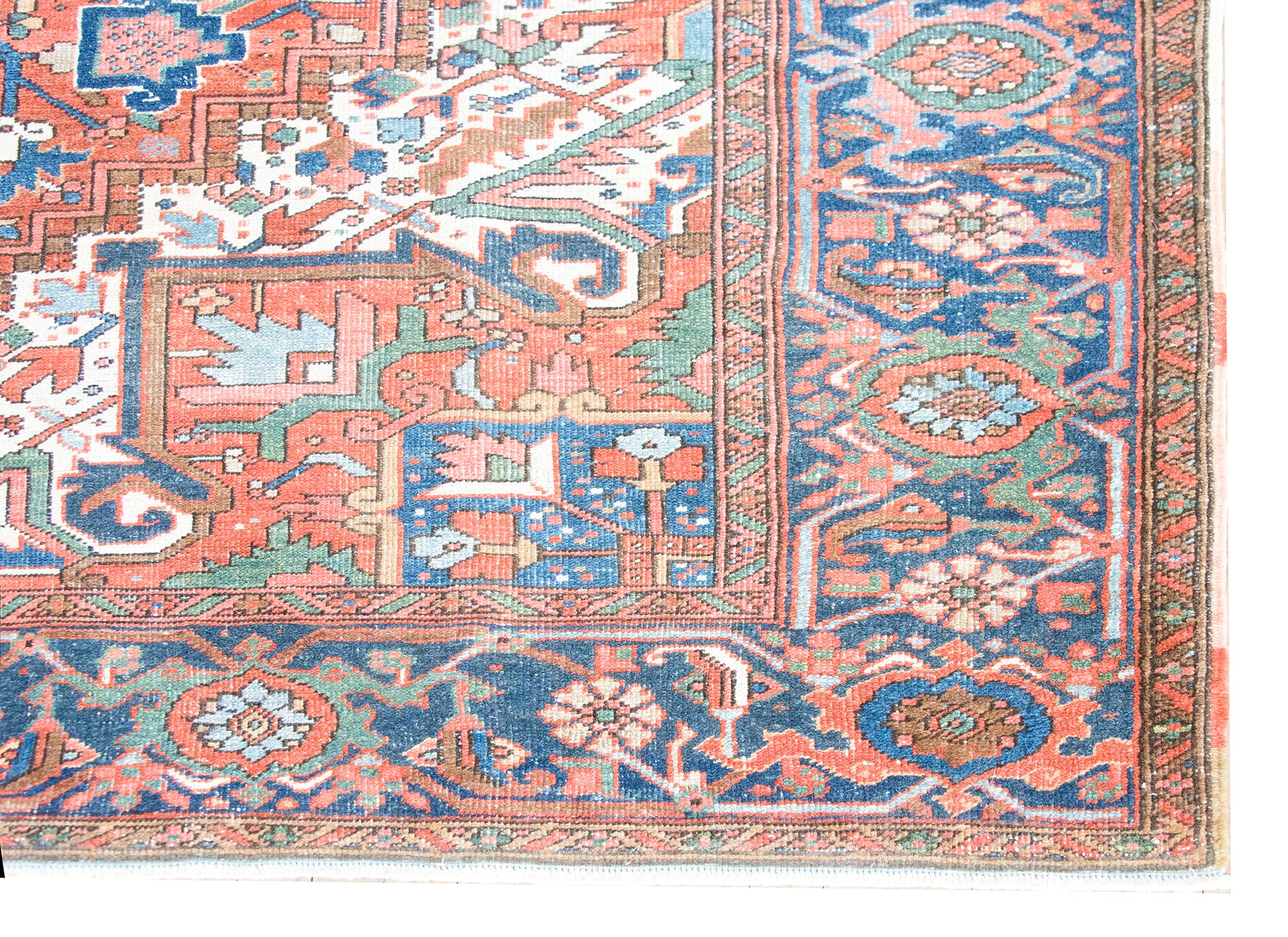 Early 20th Century Persian Heriz Rug For Sale