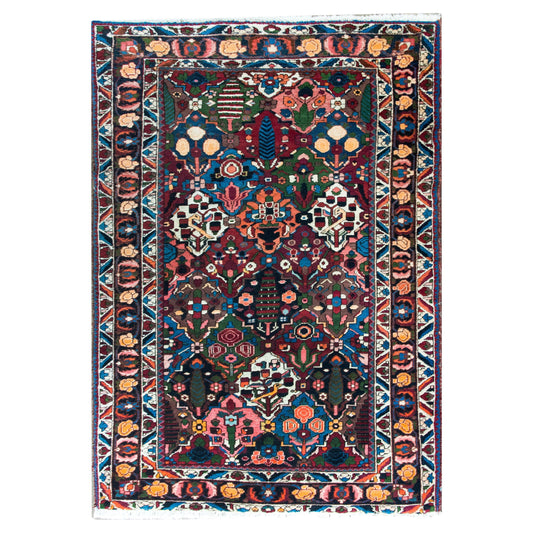 Early 20th Century Persian Bakhtiari Rug For Sale