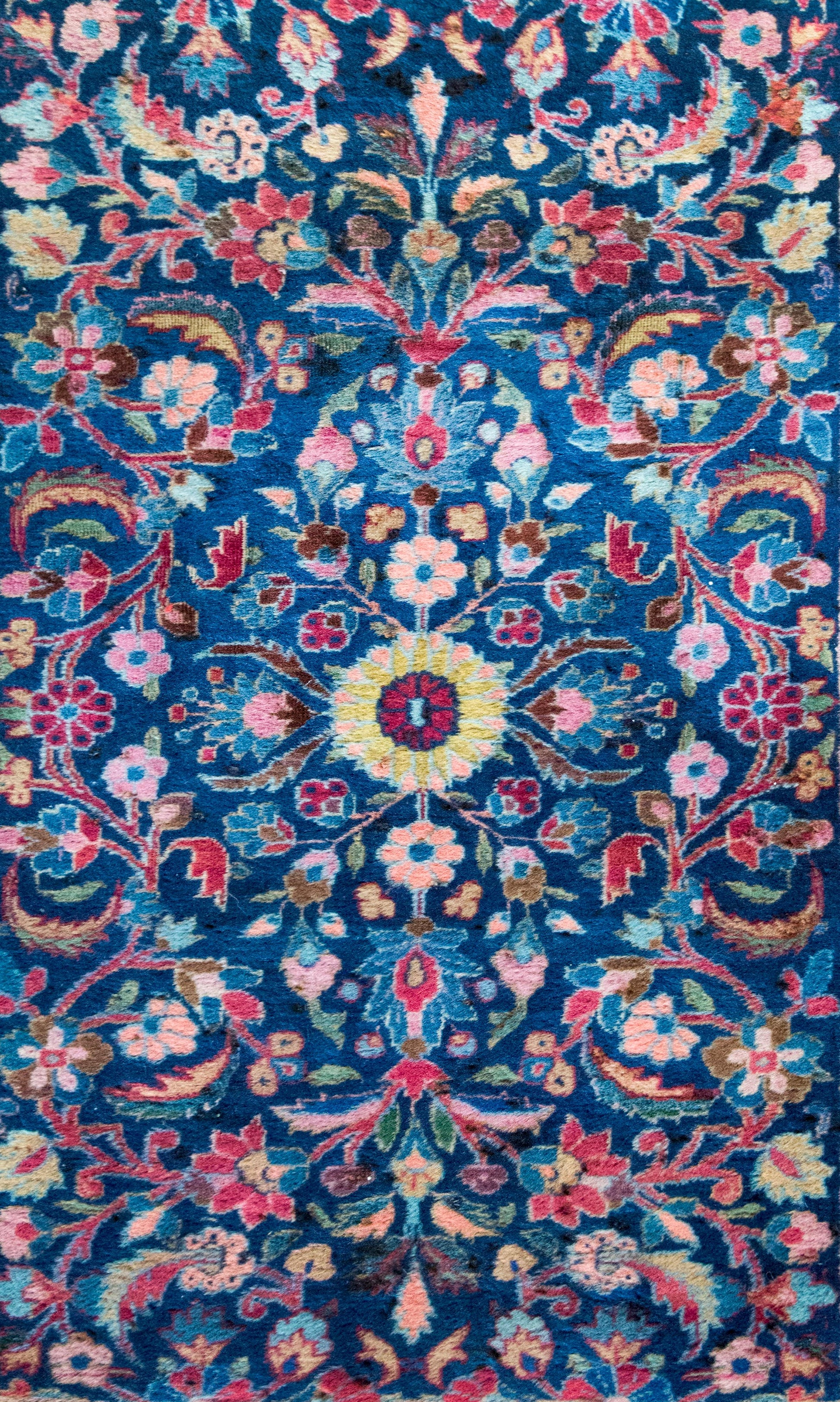 Early 20th Century Persian Kashan Rug For Sale