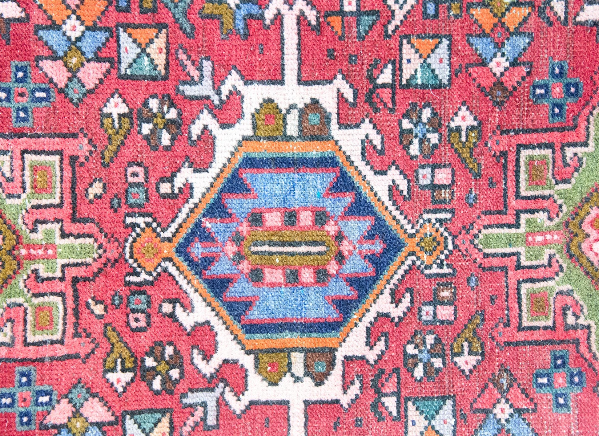 Early 20th Century Persian Heriz Rug For Sale