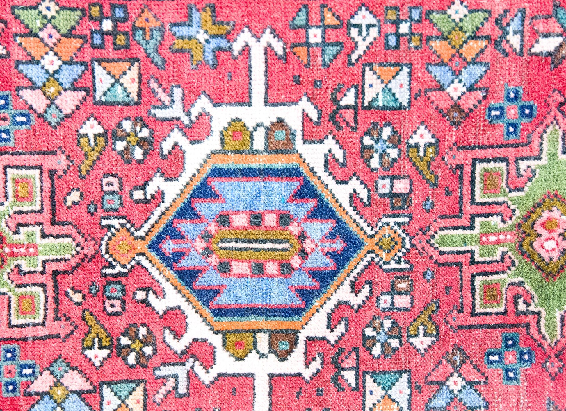Early 20th Century Persian Heriz Rug For Sale