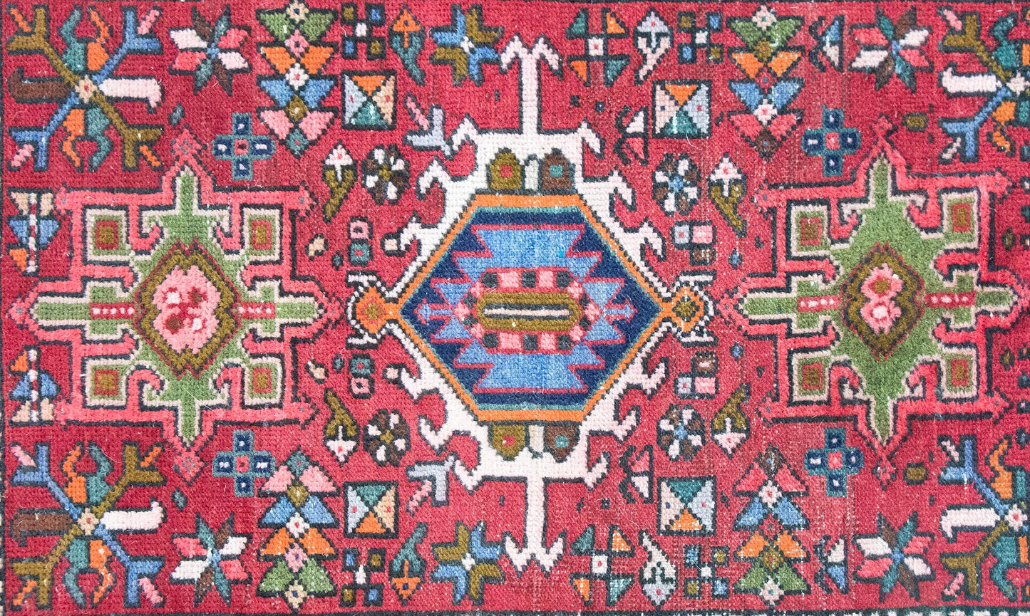 Early 20th Century Persian Heriz Rug For Sale