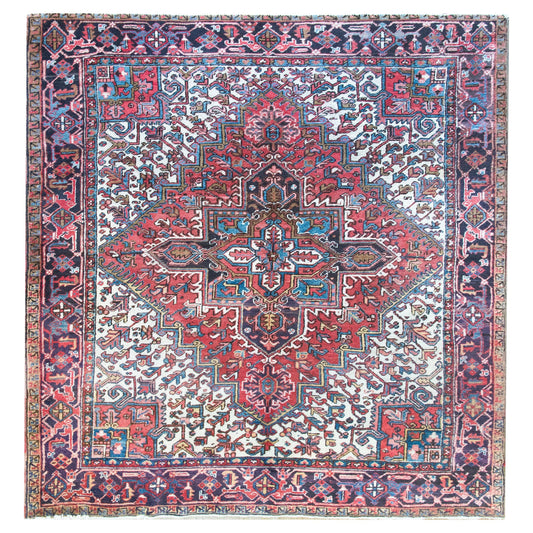 Early 20th Century Persian Heriz Rug For Sale