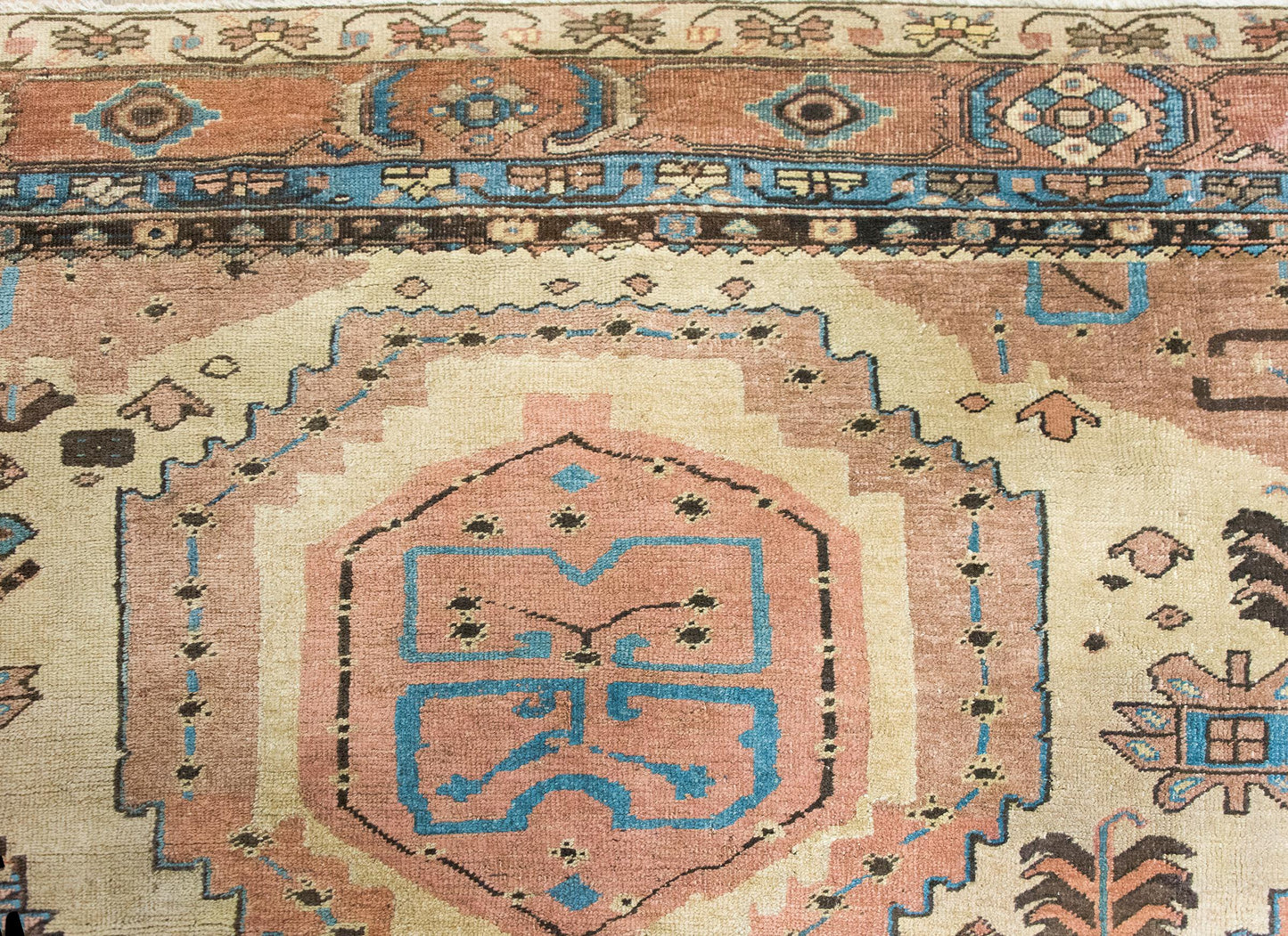 Late 19th Century Persian Bakhshaish Serapi Rug