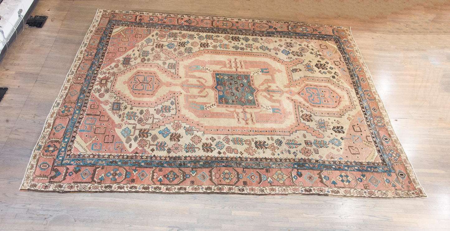 Late 19th Century Persian Bakhshaish Serapi Rug