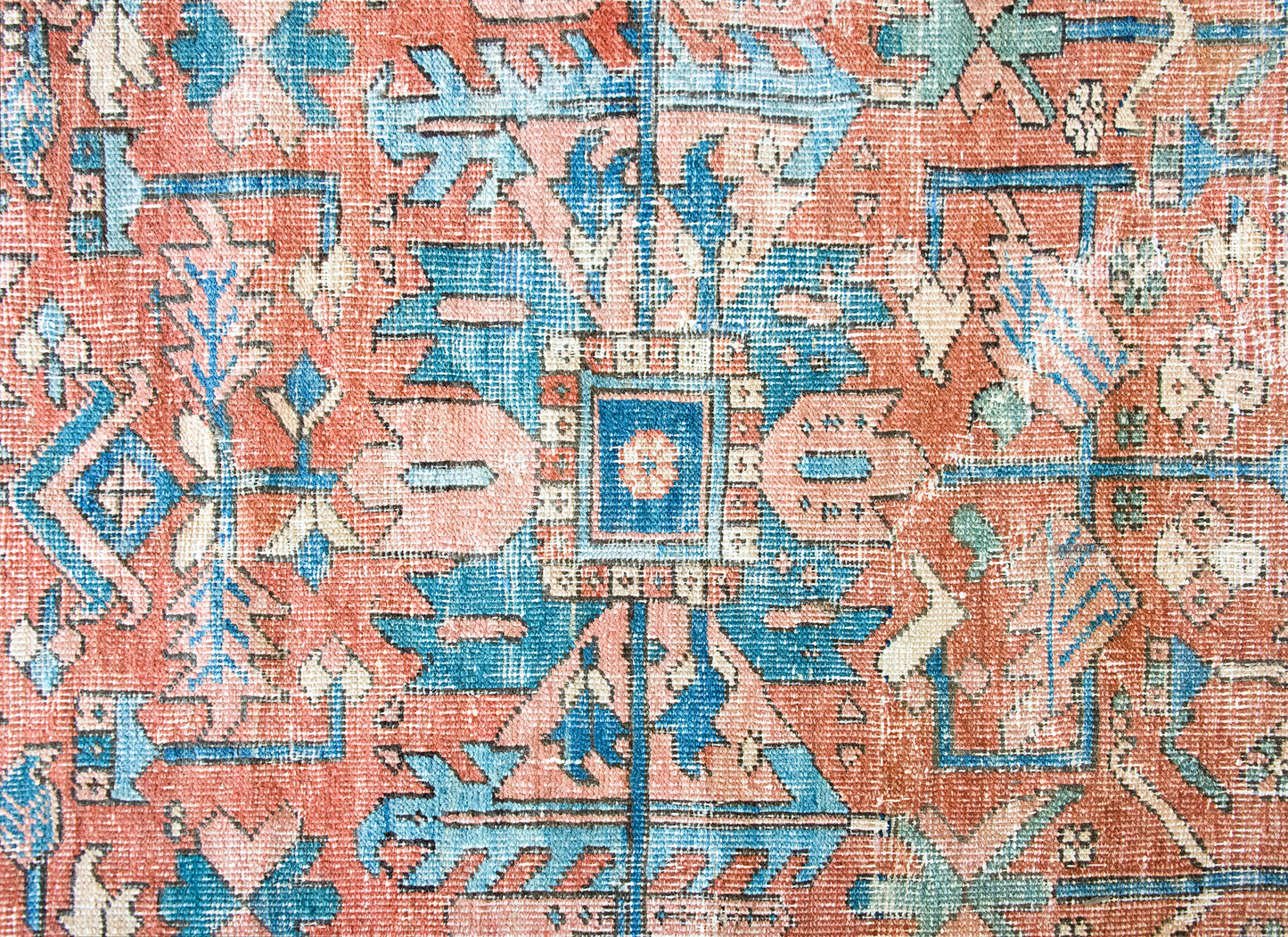 Early 20th Century Persian Heriz Rug For Sale
