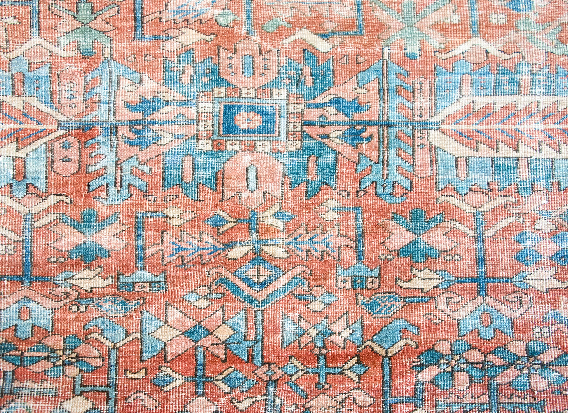 Early 20th Century Persian Heriz Rug For Sale