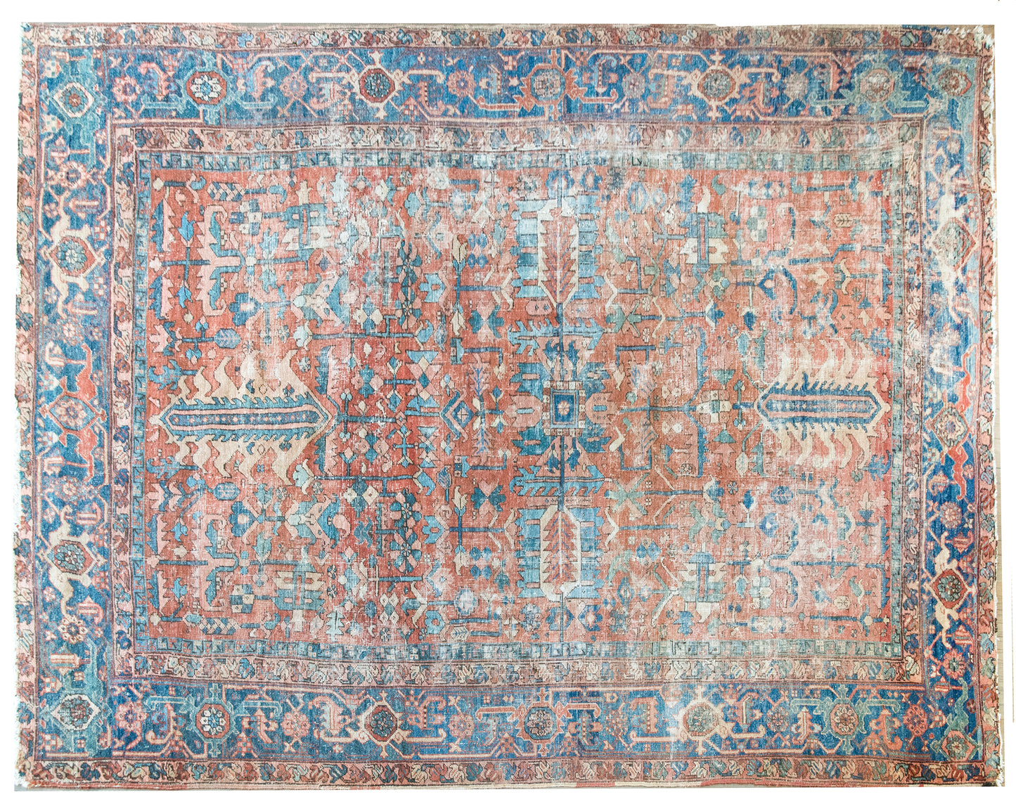 Early 20th Century Persian Heriz Rug For Sale