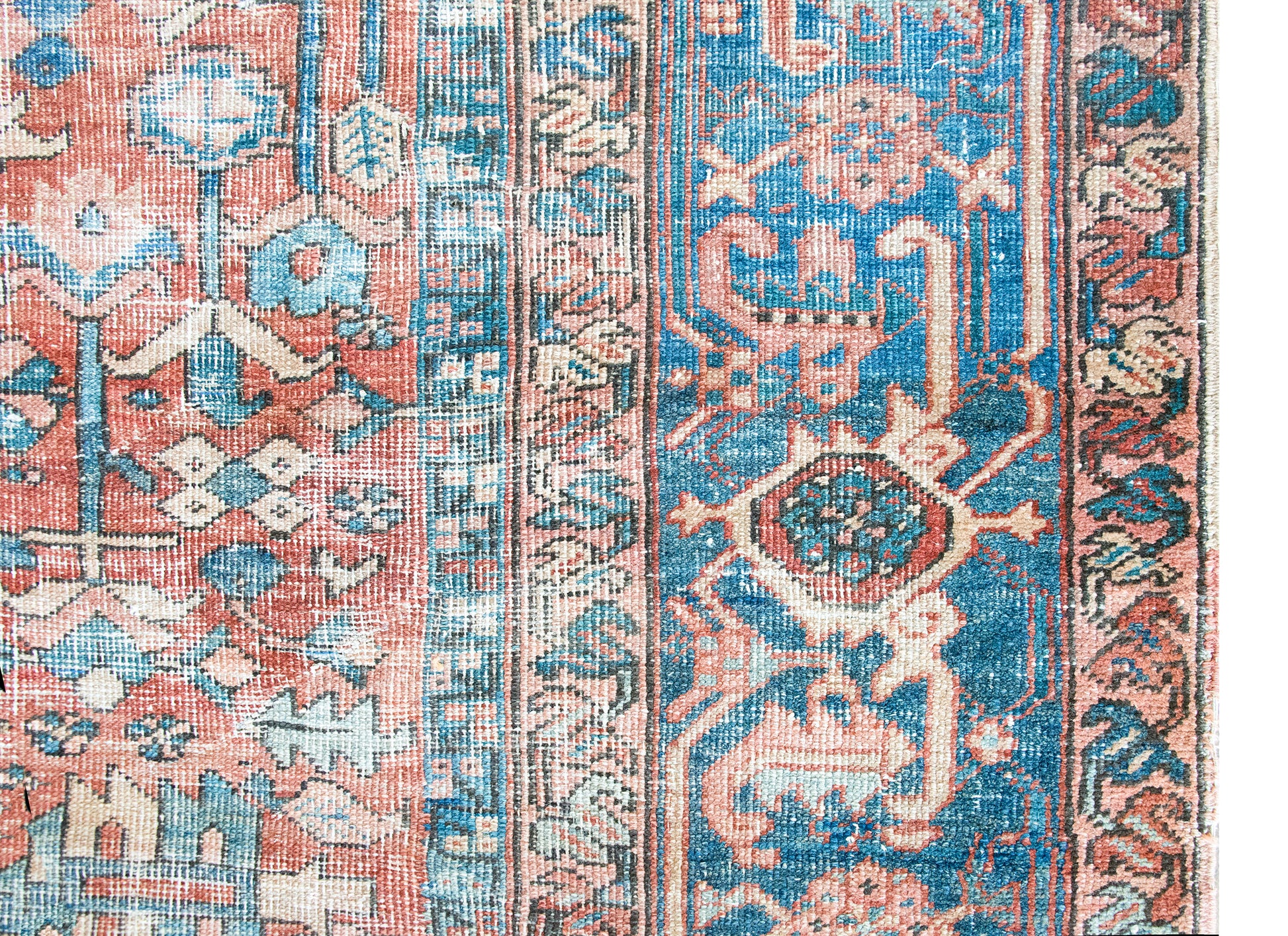 Early 20th Century Persian Heriz Rug For Sale