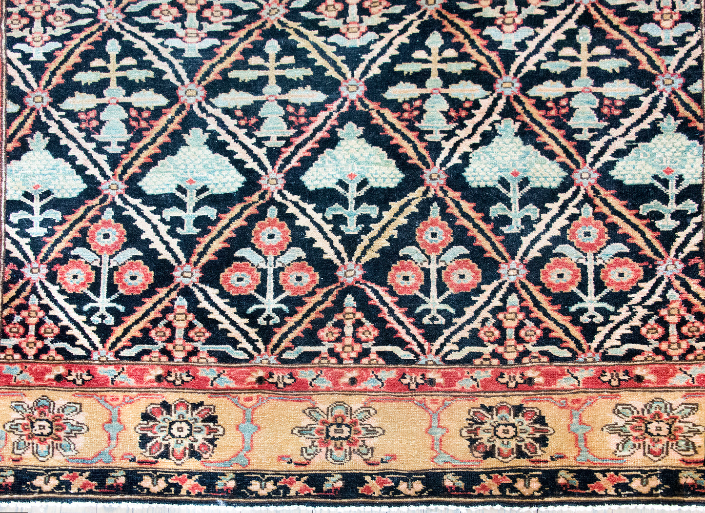 Mid 20th Century Indian Heriz Rug For Sale
