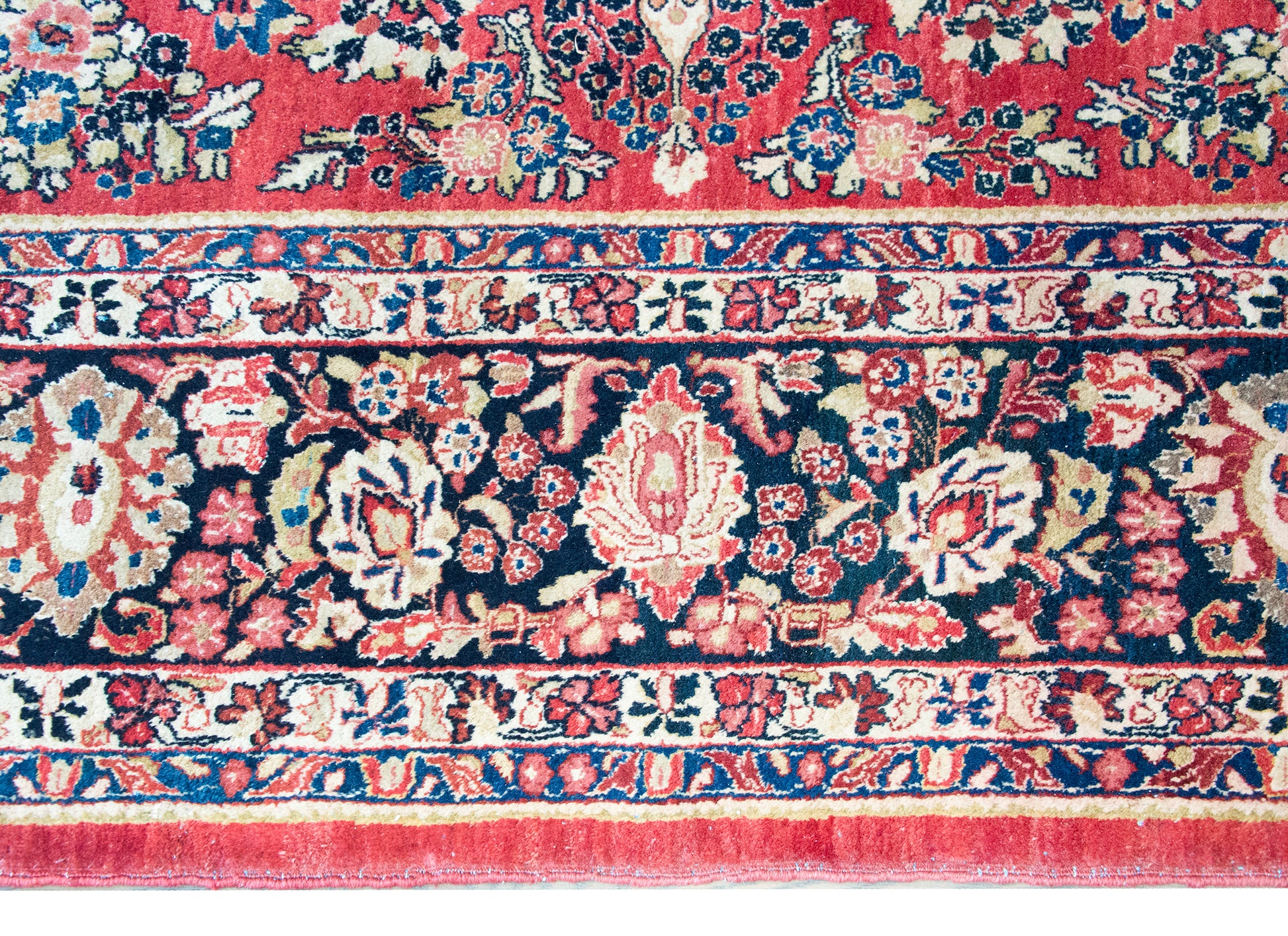 Early 20th Century Persian Sarouk Rug For Sale