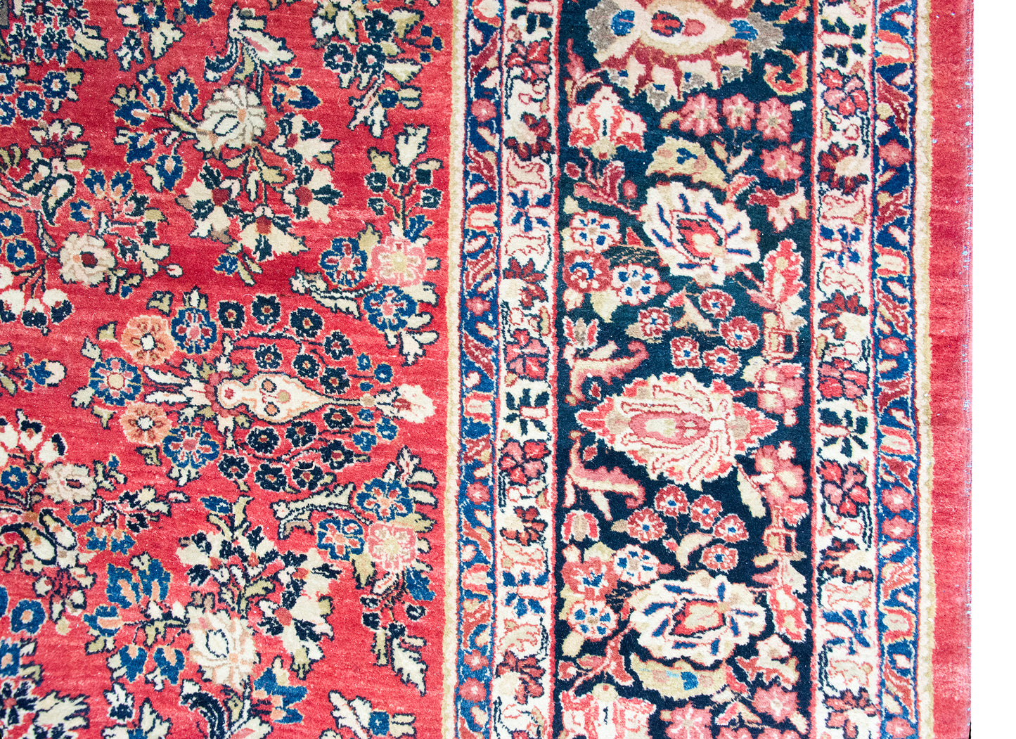 Early 20th Century Persian Sarouk Rug For Sale