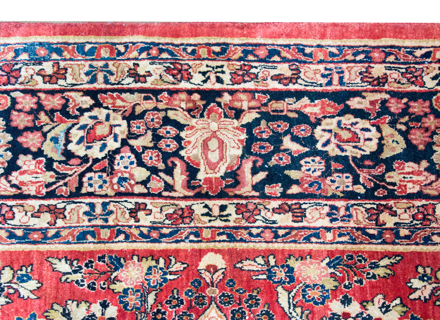 Early 20th Century Persian Sarouk Rug For Sale