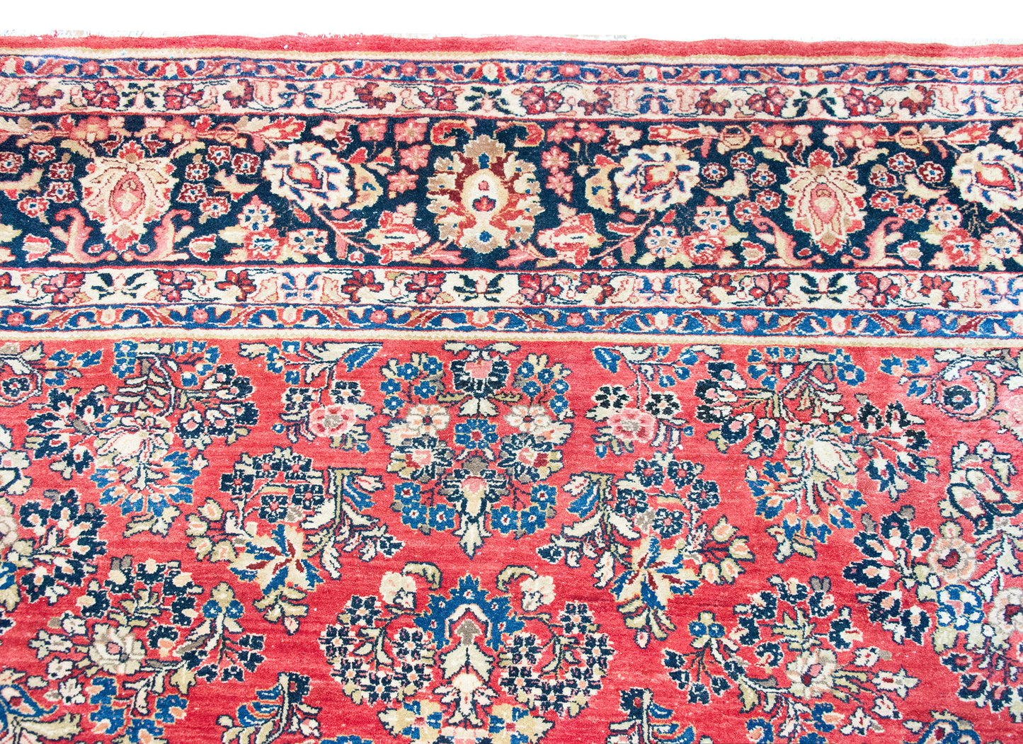 Early 20th Century Persian Sarouk Rug For Sale