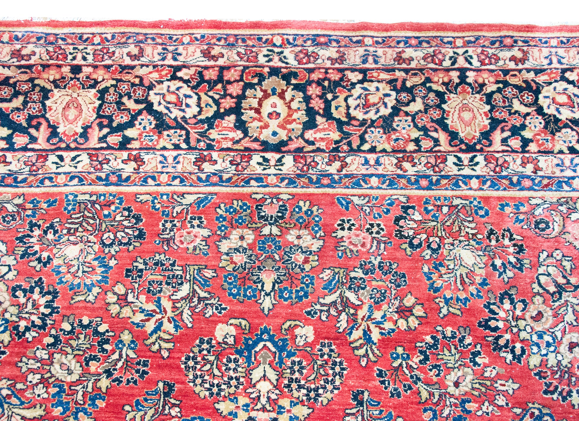 Early 20th Century Persian Sarouk Rug For Sale